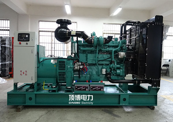 100KW康明斯柴油發電機組 100KW康明斯柴油發電機組